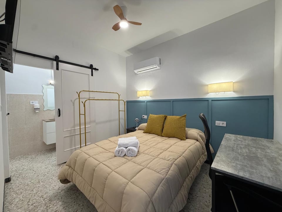 Shower, Bedroom