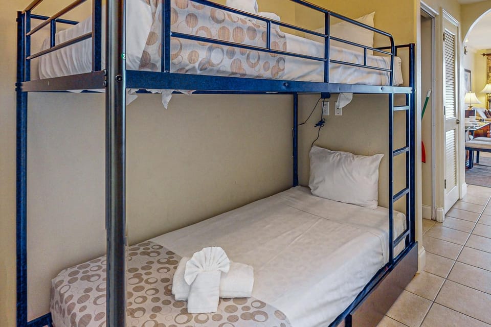 Bed, Bedroom, bunk bed