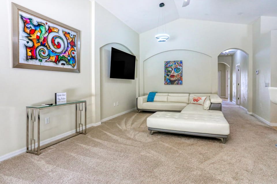 TV and multimedia, Seating area
