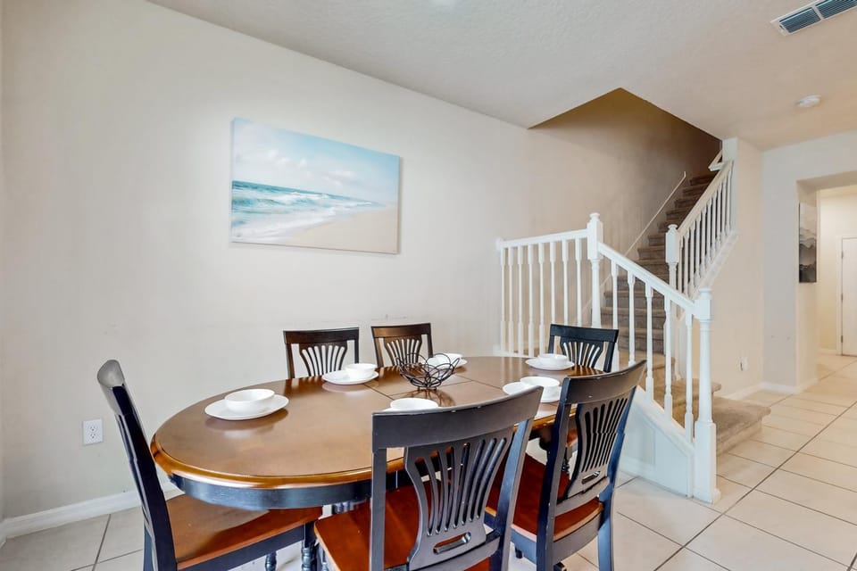 Seating area, Dining area
