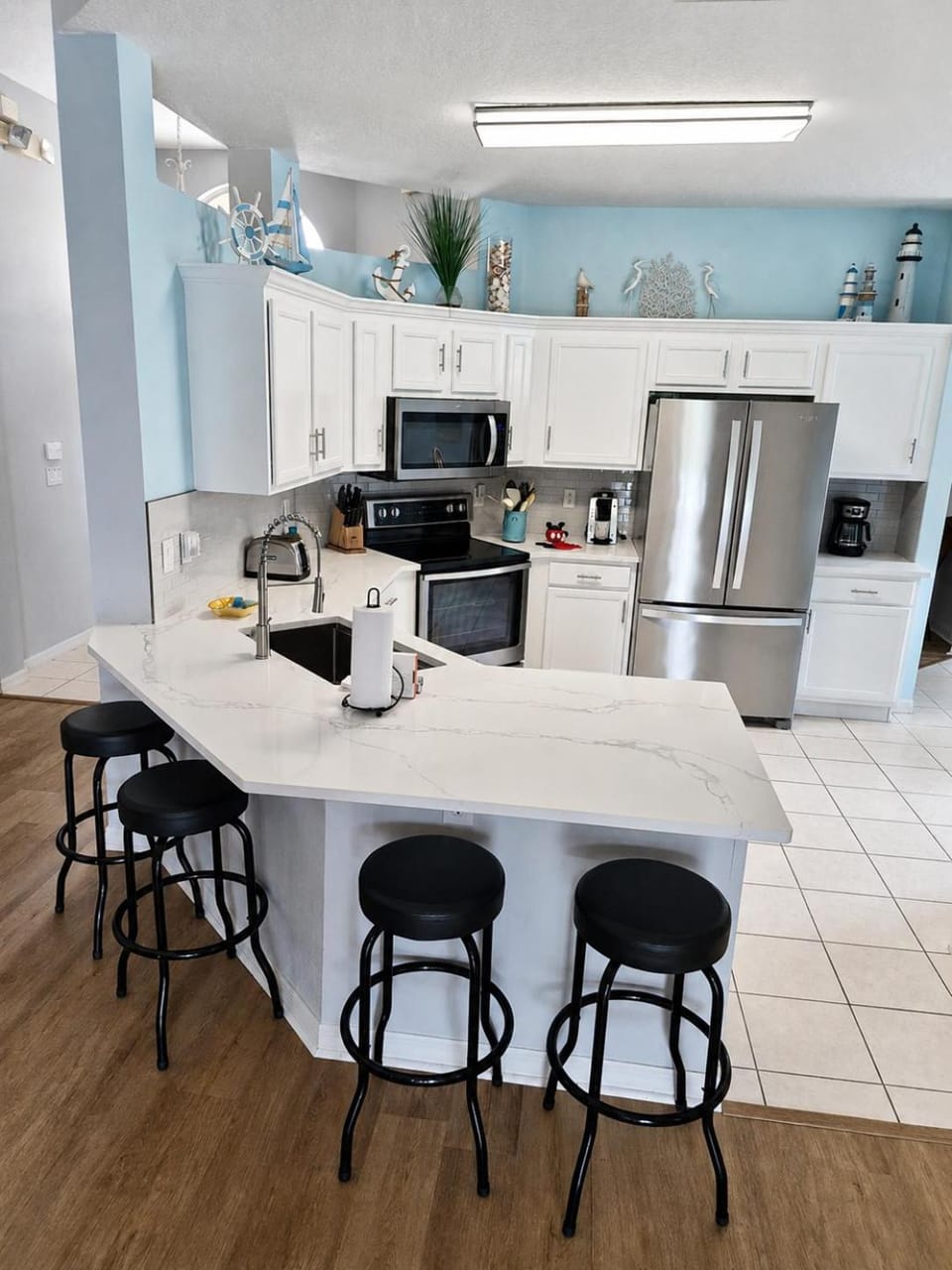 Kitchen or kitchenette, kitchen