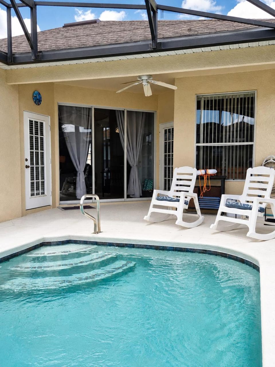 Swimming pool