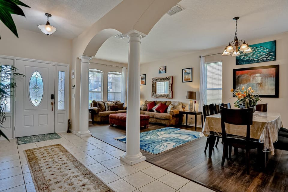 Living room, Seating area, Dining area