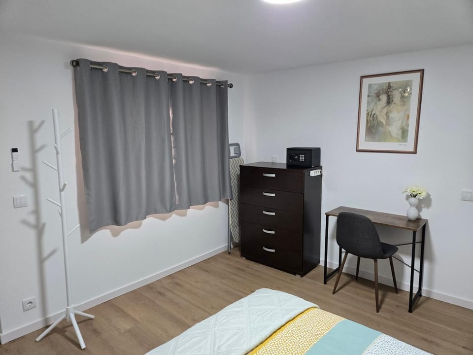 Bed, Bedroom