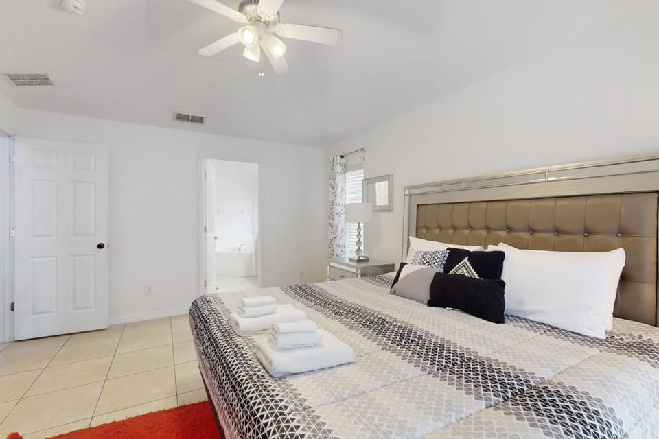 Bed, Bedroom