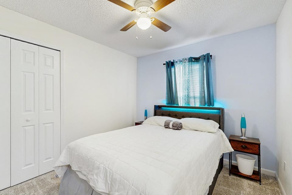 Bed, Bedroom