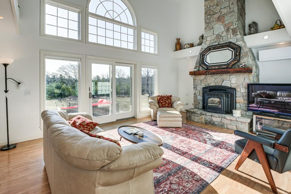 3 Mi to Acadia National Park: Spacious Getaway! House in Acadia National Park