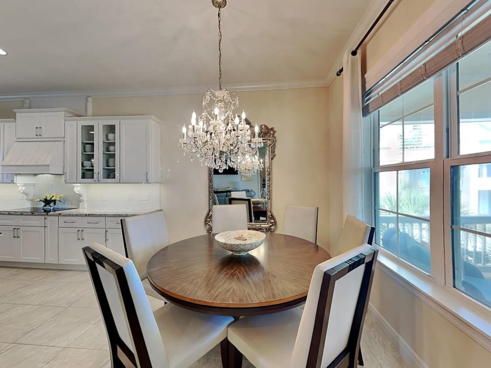 Kitchen or kitchenette, Dining area, furniture