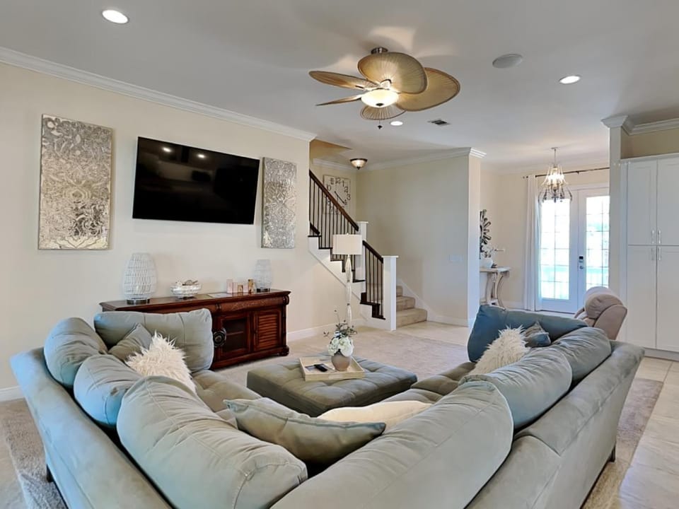 TV and multimedia, Living room, Seating area, furniture