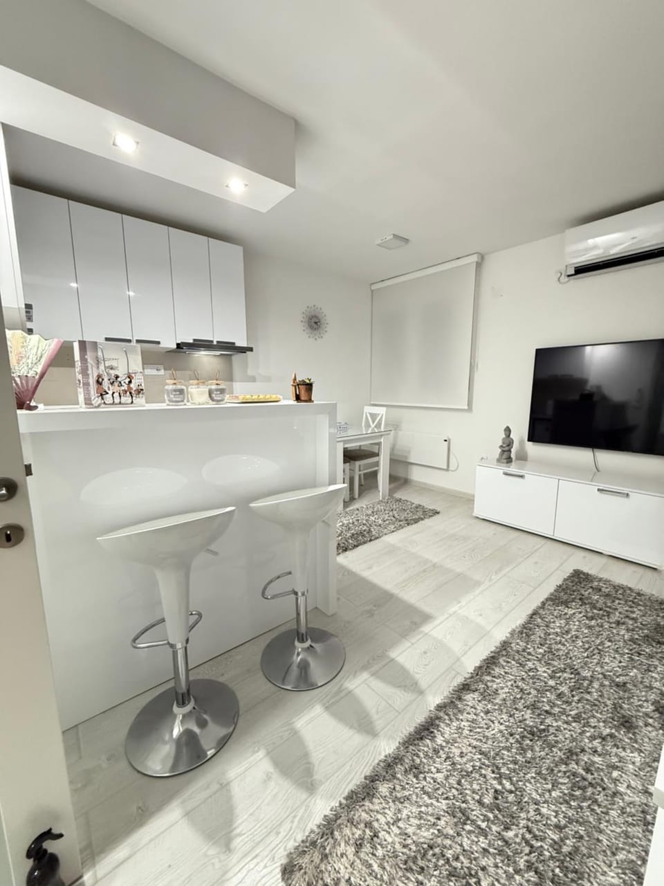Kitchen or kitchenette, Seating area