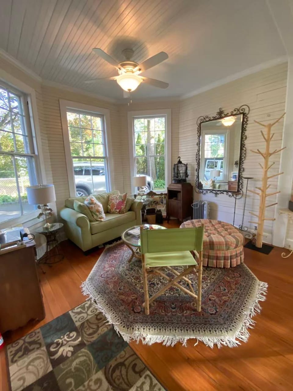 Spacious Carriage House in Montclair -accessible to MetLife Stadium, Newark Airport &NYC -新泽西州蒙特克莱尔小镇 -宽敞的独立房 -近世界杯赛场, 纽约曼哈顿, 纽瓦克机场 Bed and Breakfast in Bloomfield