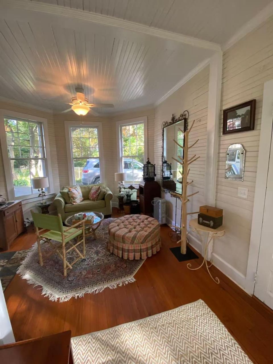 Spacious Carriage House in Montclair -accessible to MetLife Stadium, Newark Airport &NYC -新泽西州蒙特克莱尔小镇 -宽敞的独立房 -近世界杯赛场, 纽约曼哈顿, 纽瓦克机场 Bed and Breakfast in Bloomfield