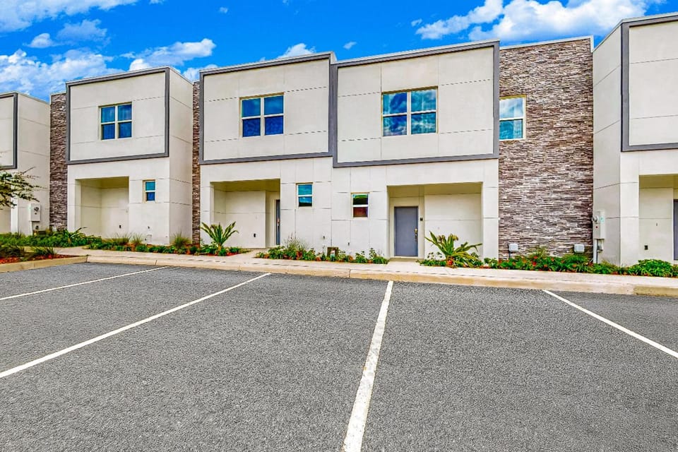 Property building, Day