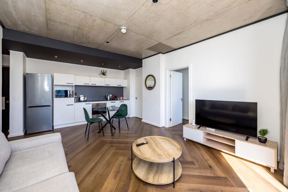 Kitchen or kitchenette, Living room, Seating area, Dining area, minibar