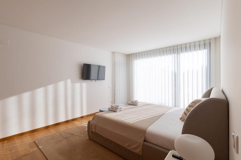 TV and multimedia, View (from property/room), View (from property/room), Bedroom, Garden view, towels