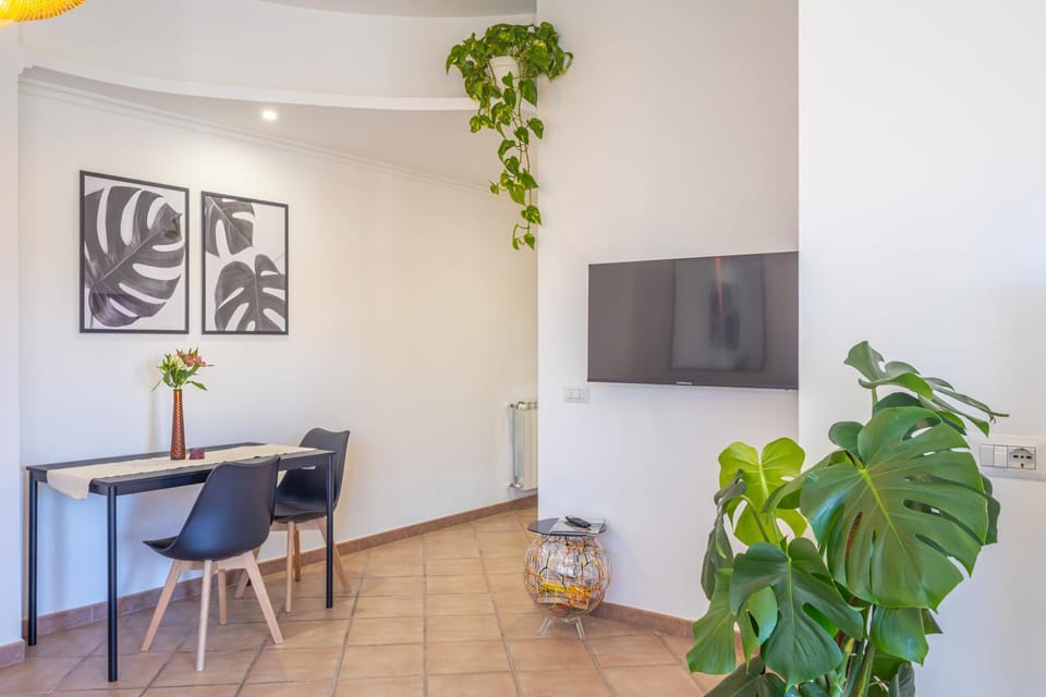 Living room, Dining area, Evening entertainment