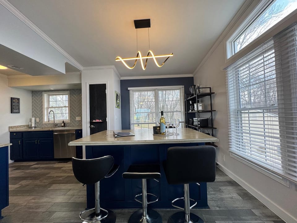 View (from property/room), Kitchen or kitchenette, Dining area