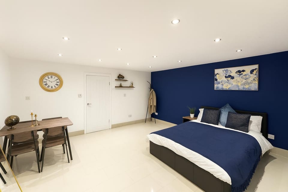Special Rate for Long Stays 1 Bed Heathrow Apartment in London Borough of Hounslow