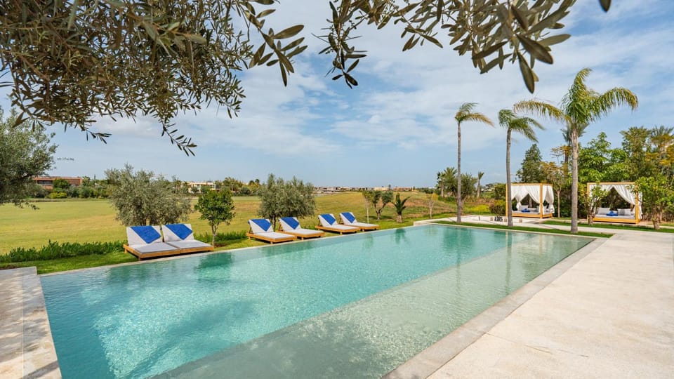 Spring, Day, Garden, Garden view, Pool view, Swimming pool, sunbed