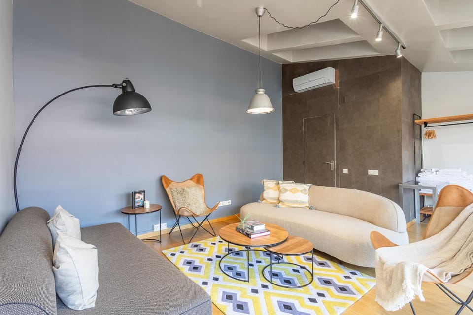 Living room, Seating area, air conditioner