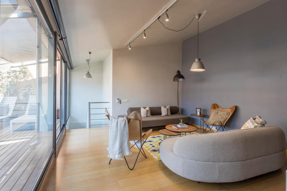Living room, Seating area, Dining area