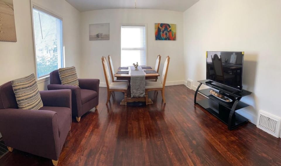 Comfortable 2BR Upper-Level Home in Sugarhouse Apartment in Salt Lake City