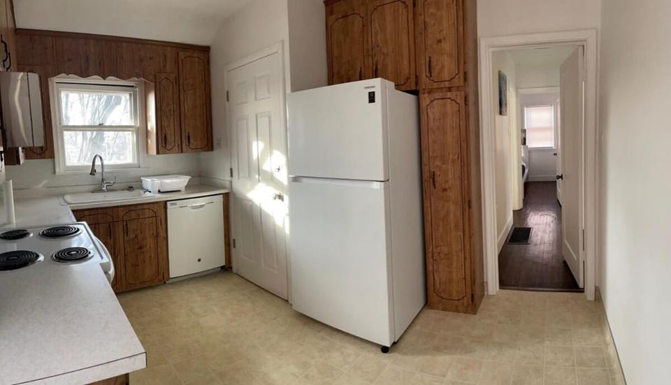 Comfortable 2BR Upper-Level Home in Sugarhouse Apartment in Salt Lake City