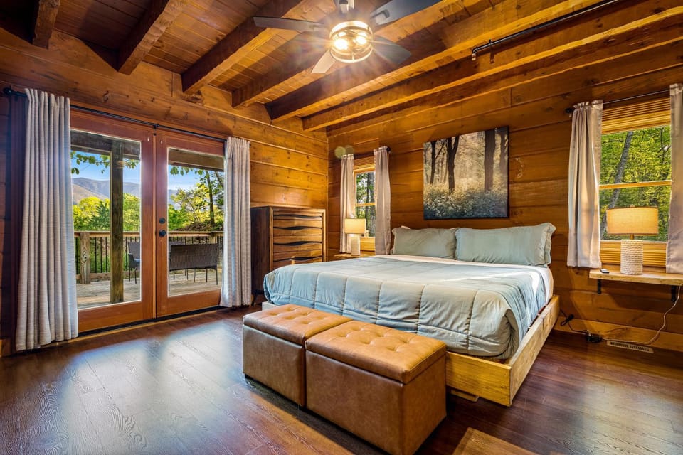 Bedroom, Mountain view