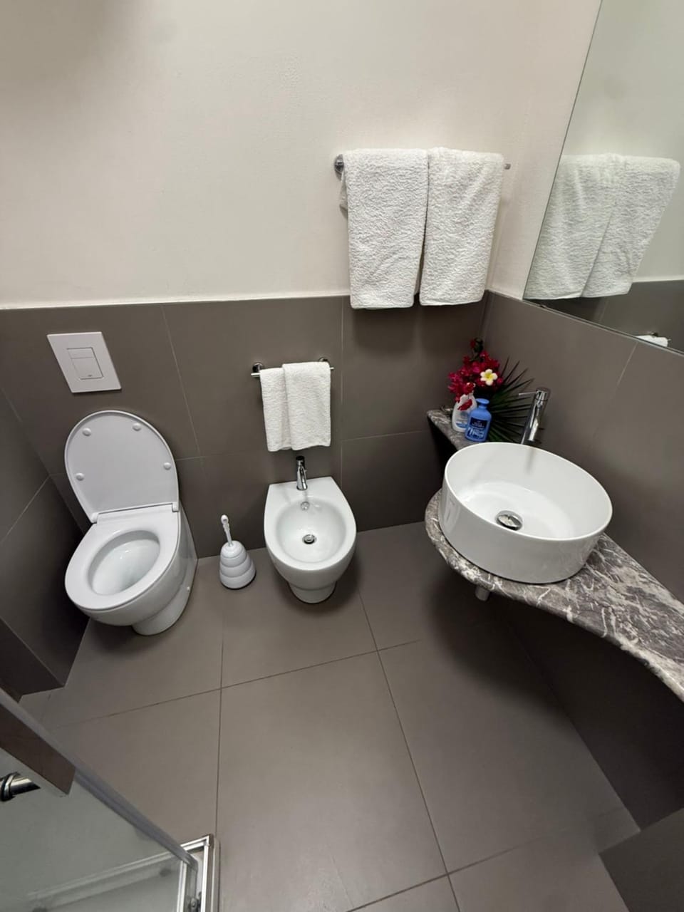 Toilet, Bathroom, bidet, towels