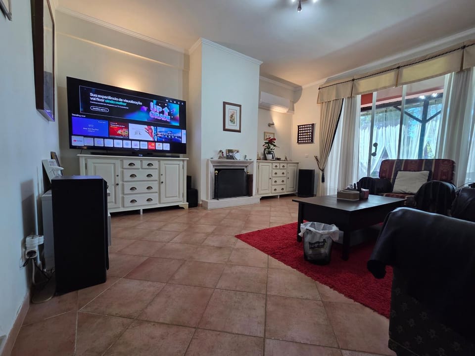 Aroeira Villa, Beach&Golf with private garden House in Setubal District