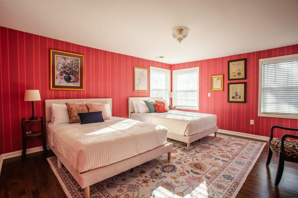 Photo of the whole room, Bedroom