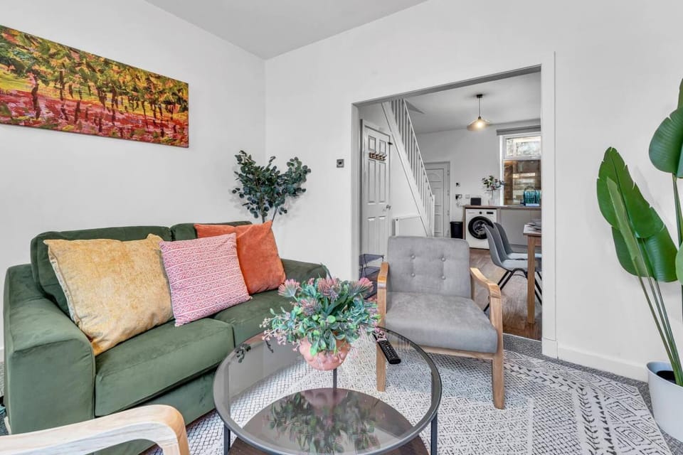 Kitchen or kitchenette, Living room, Photo of the whole room, Seating area