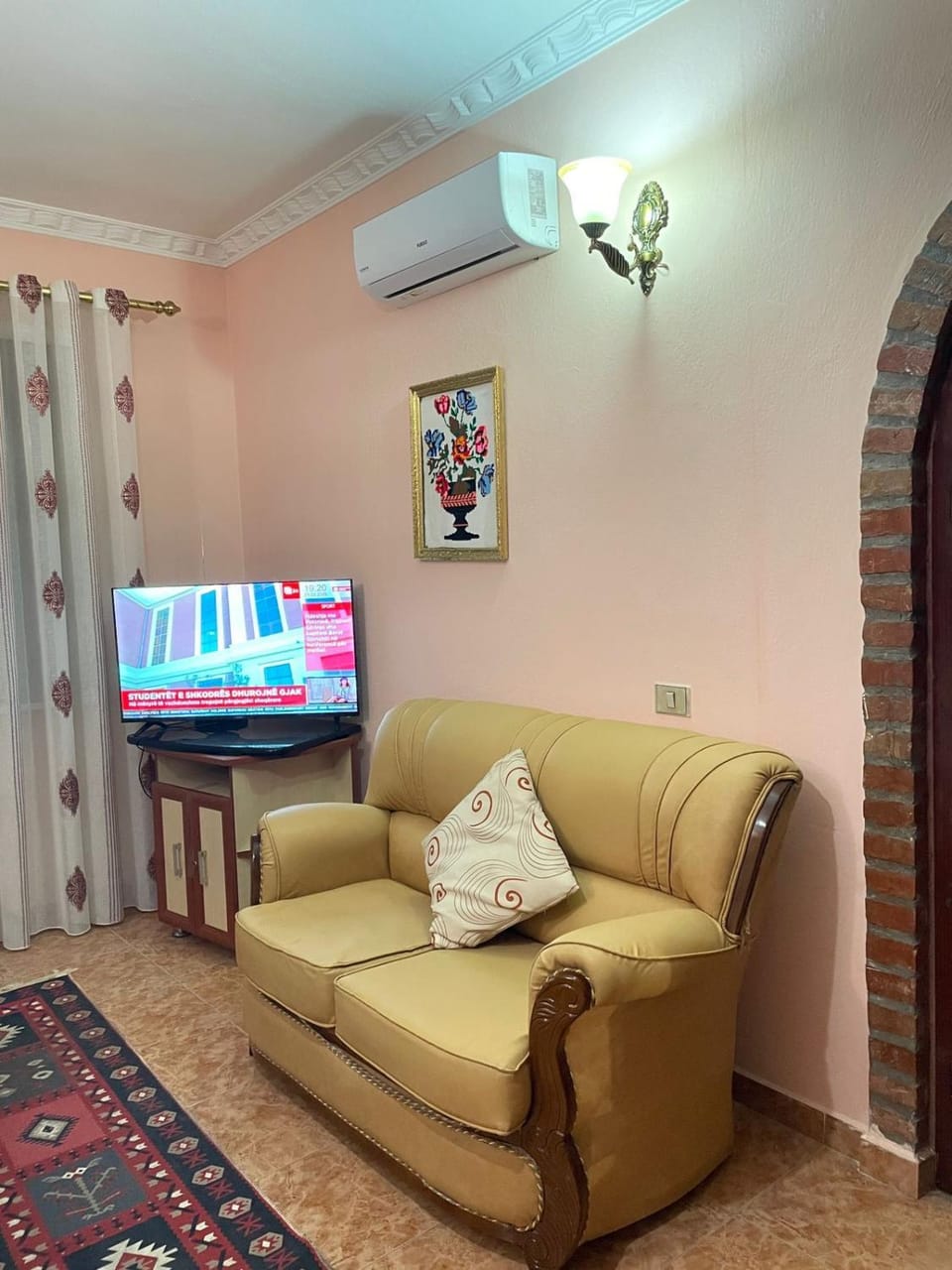 Communal lounge/ TV room, air conditioner