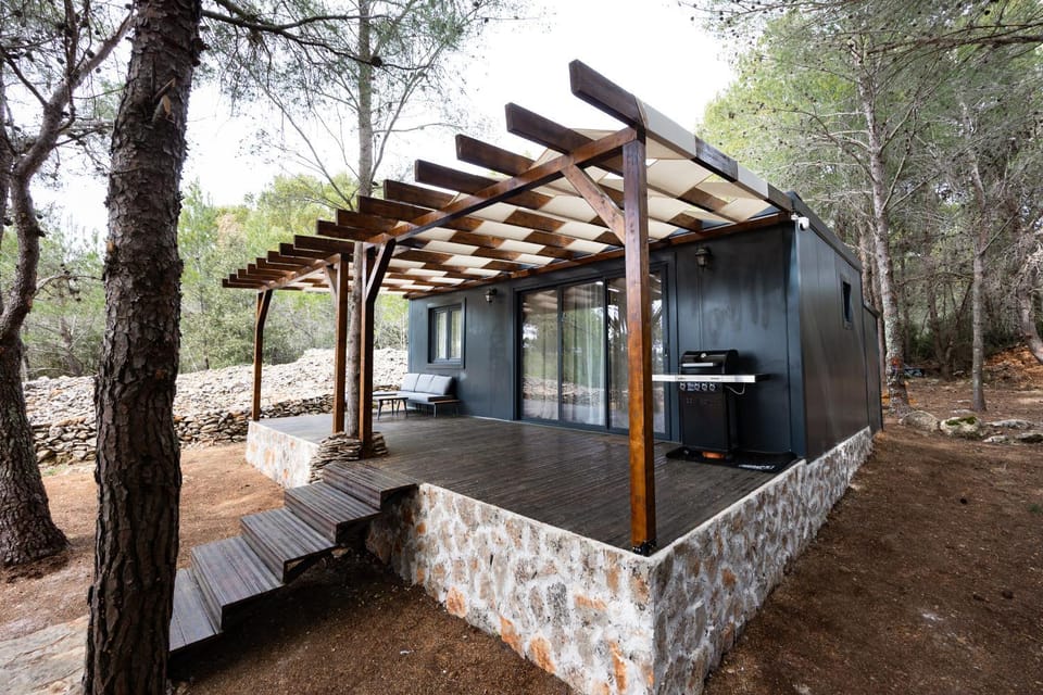 Robinzonska kućica UNA House in Murter