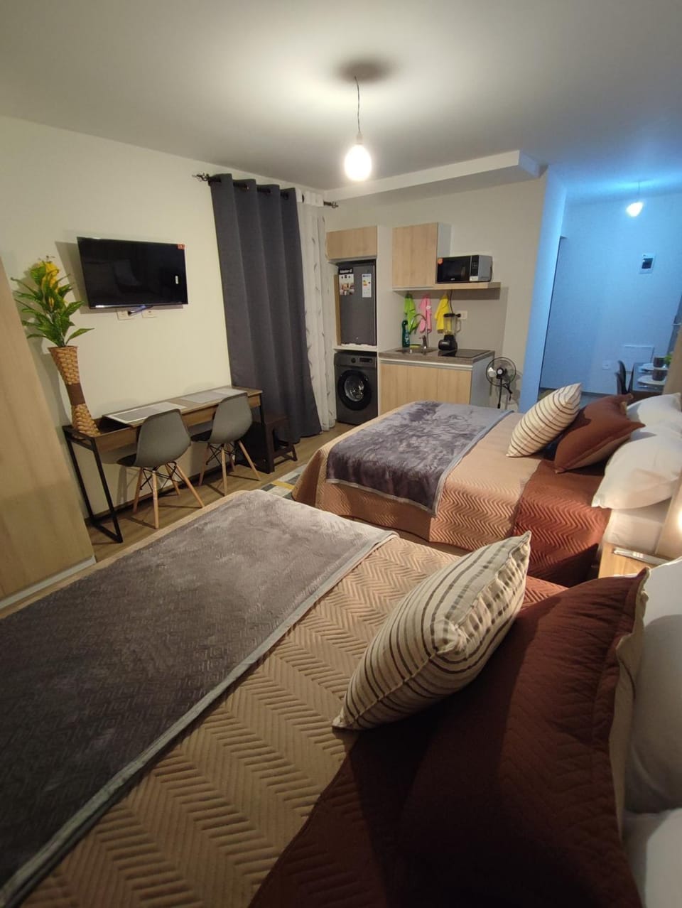 Bed, TV and multimedia, Kitchen or kitchenette, Bedroom