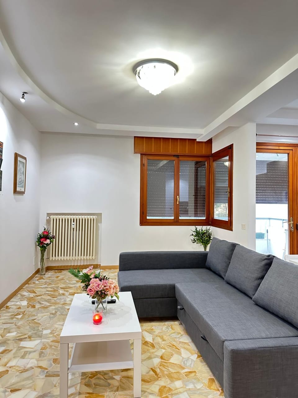 Living room, Seating area, internet