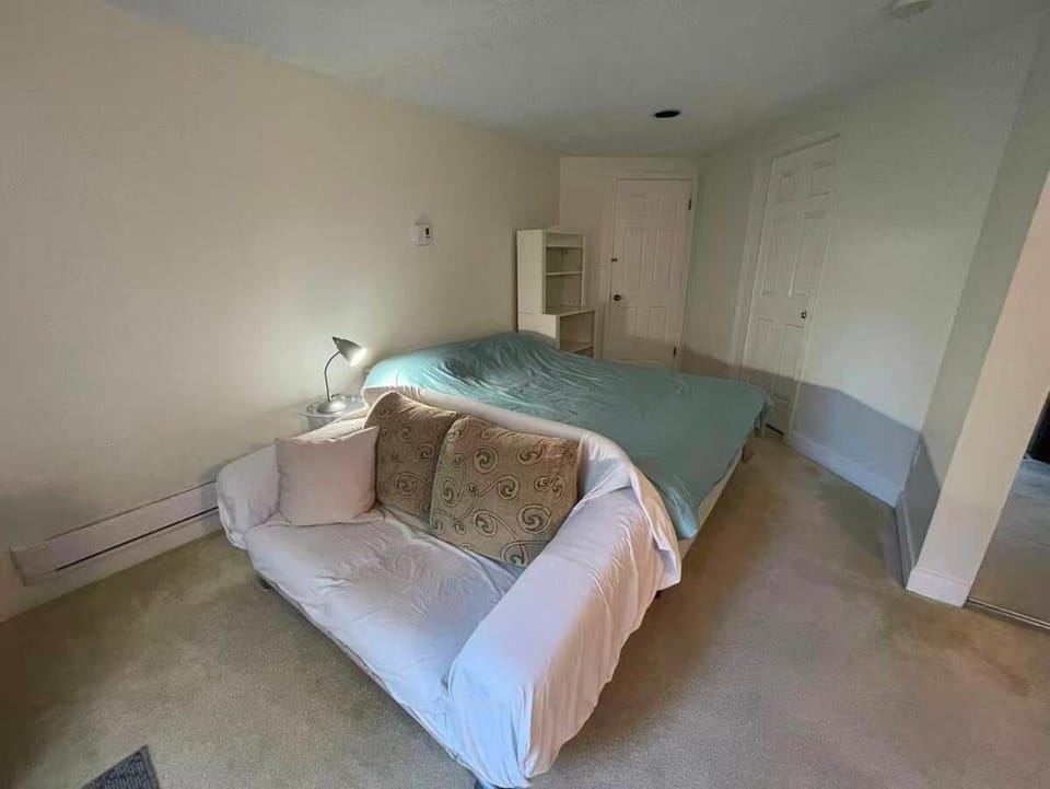 Cozy 1BR Suite Near Kerrisdale Village House in Vancouver