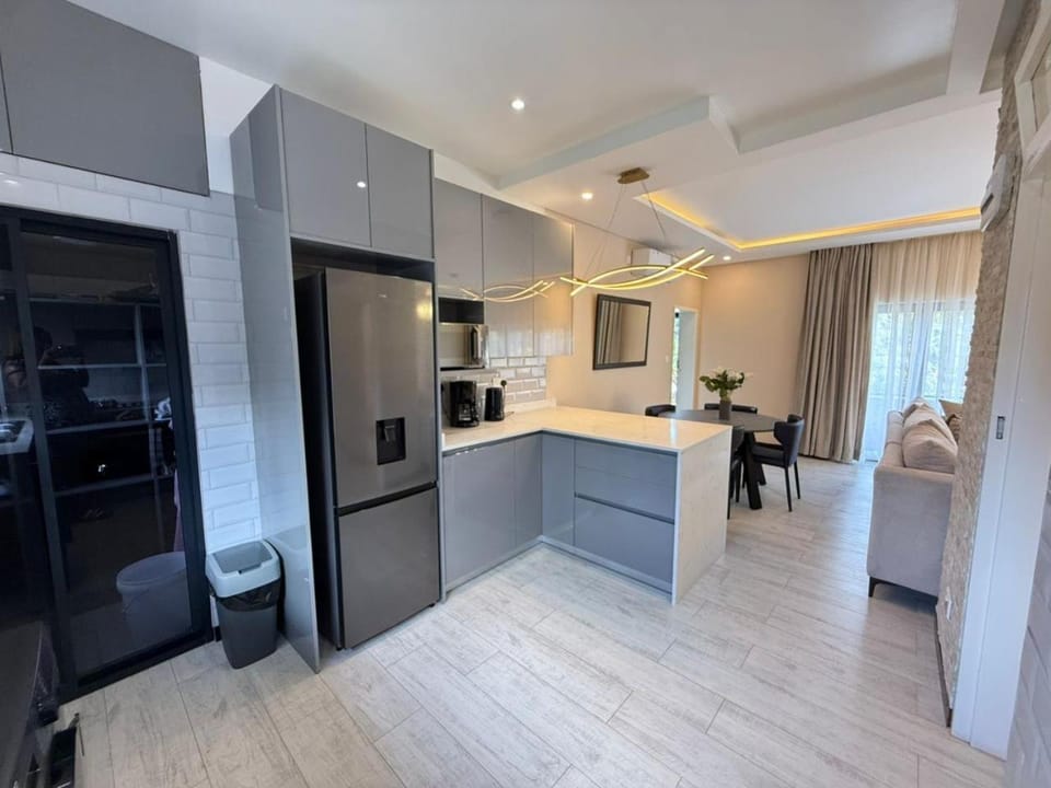 Kitchen or kitchenette, oven, stove