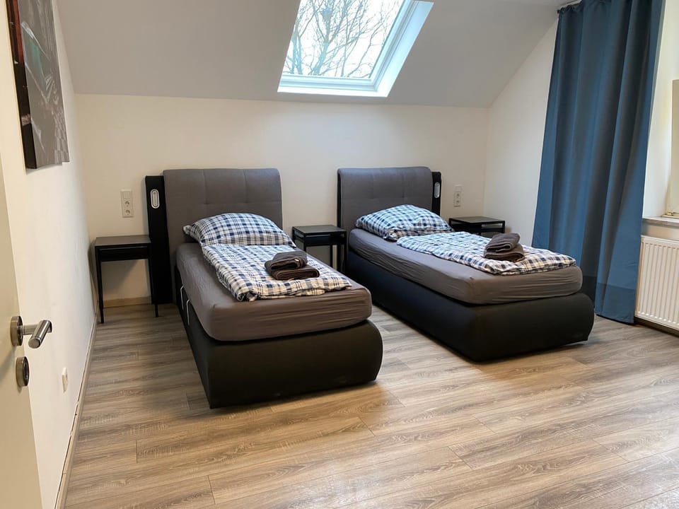 Ferienwohnung Modern 2 Rooms 4 Beds Apartment in Essen
