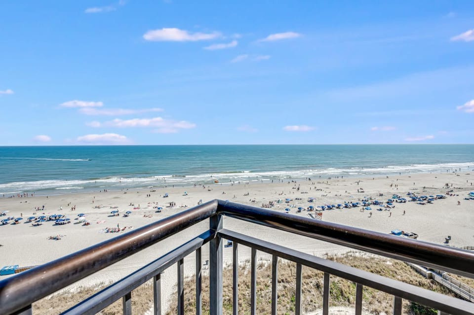 Beautifully Decorated Condo with Amzing Ocean View House in North Myrtle Beach