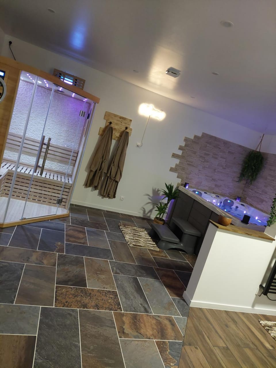 Natural landscape, Sauna, Spa and wellness centre/facilities, Area and facilities