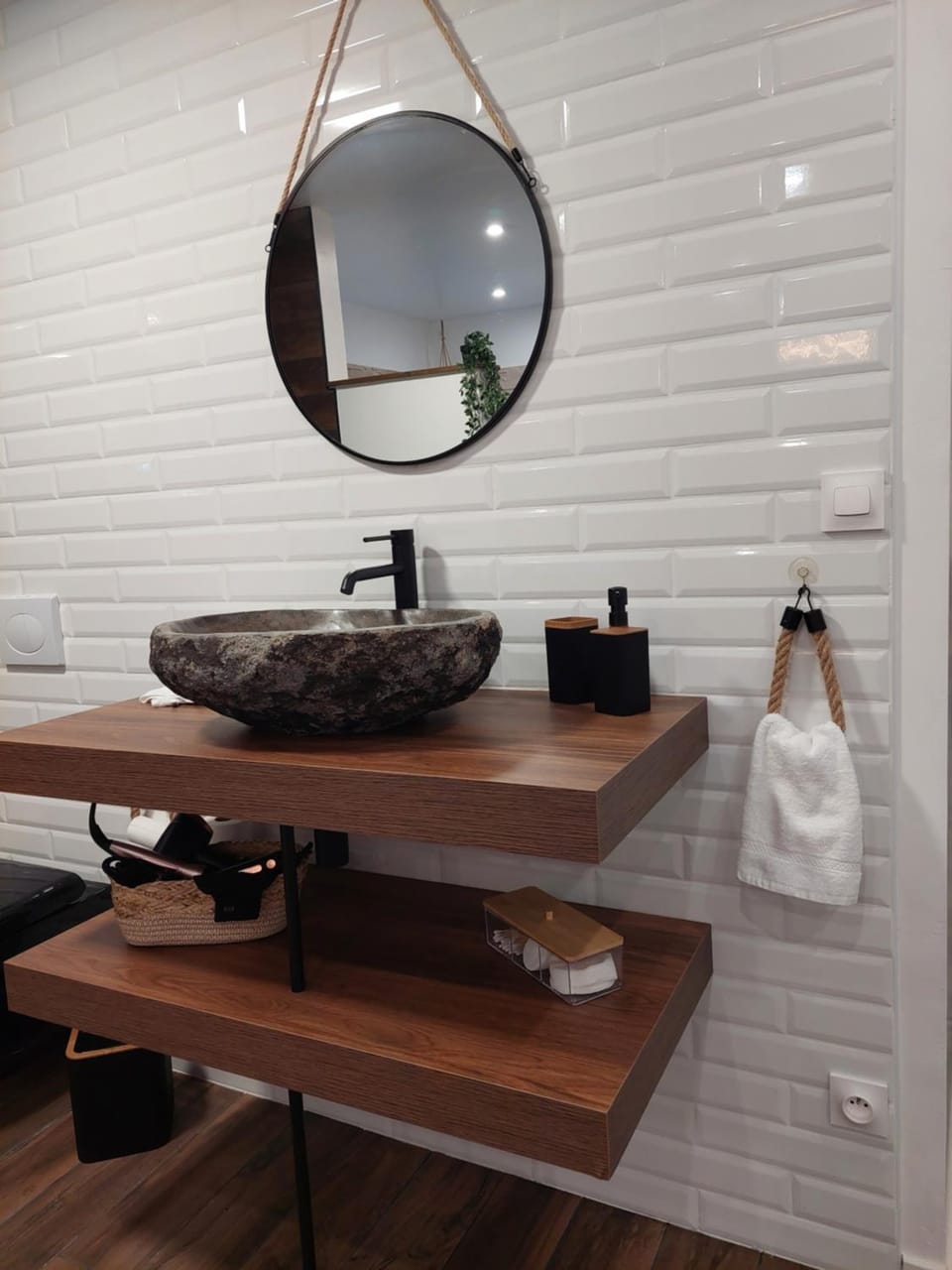 Bathroom, hair dryier, towels