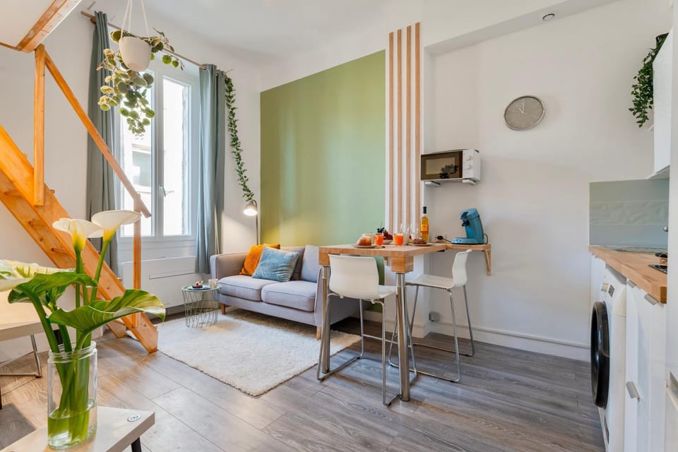 Living room, Dining area