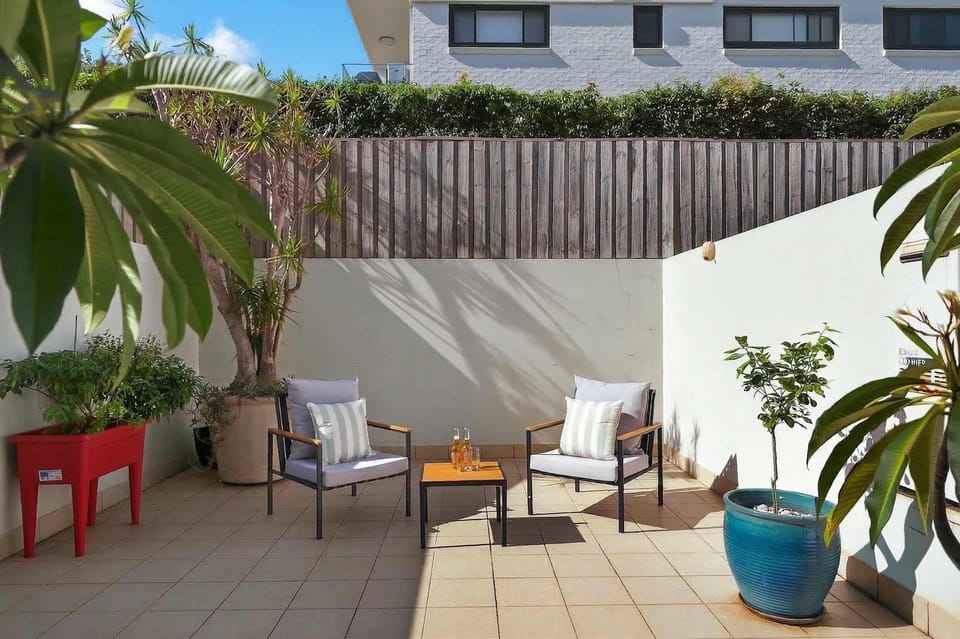 Drift Maroubra Beach - Parking and steps to beach Apartment in Sydney