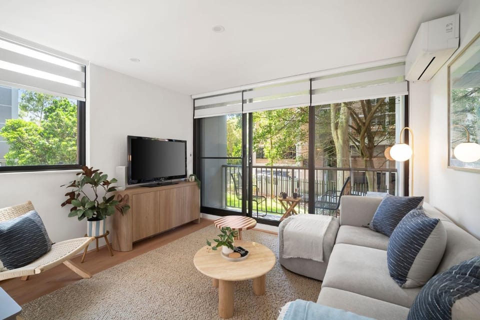 Garden, TV and multimedia, View (from property/room), Balcony/Terrace, Living room, Seating area, Evening entertainment, Garden view