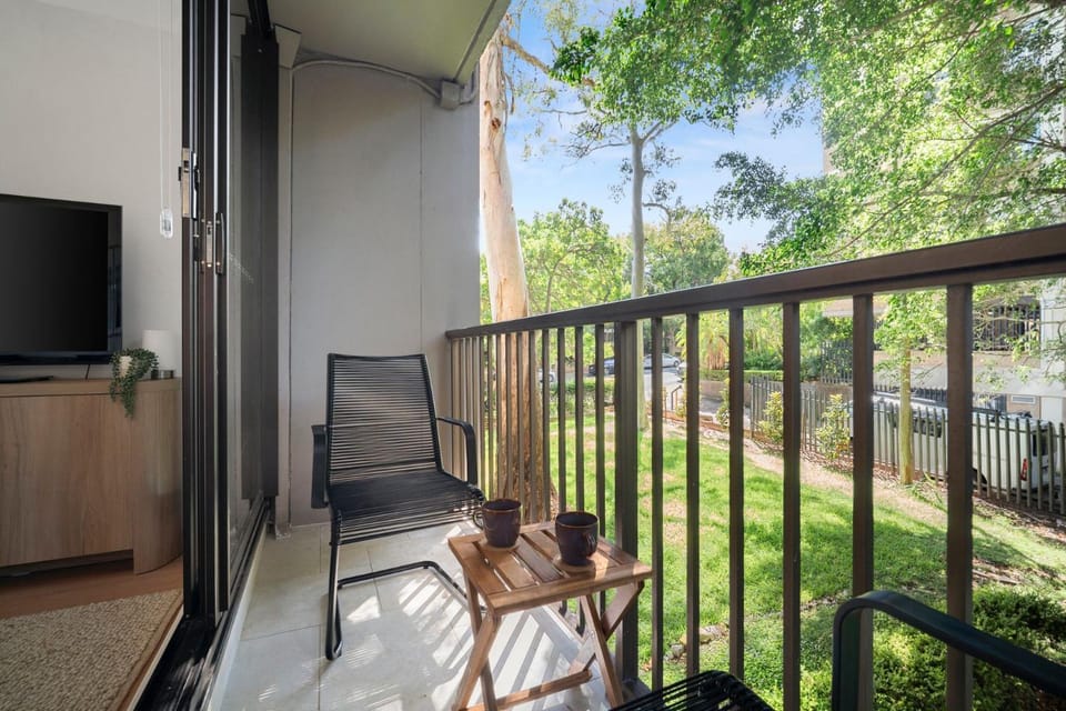 Spring, Day, Garden, TV and multimedia, View (from property/room), Balcony/Terrace, Evening entertainment, Garden view