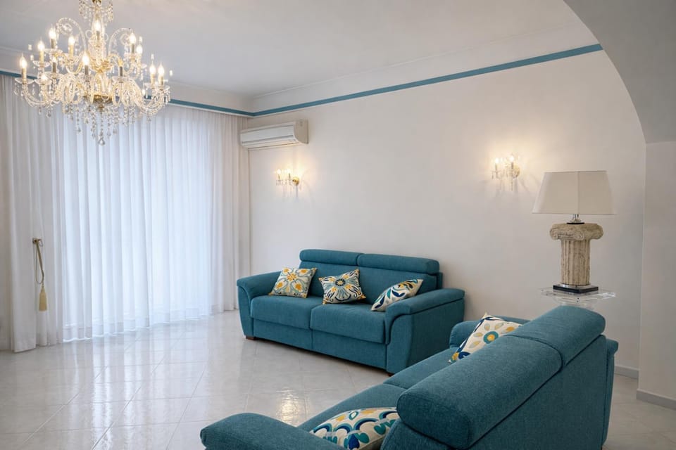 Panoramic Apartment Sea & Vesuvio View, Sorrento Center, COSTA DEL SOLE Apartment in Sorrento