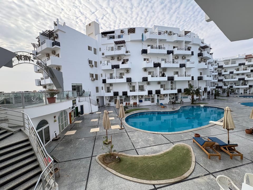 Pool view, Swimming pool