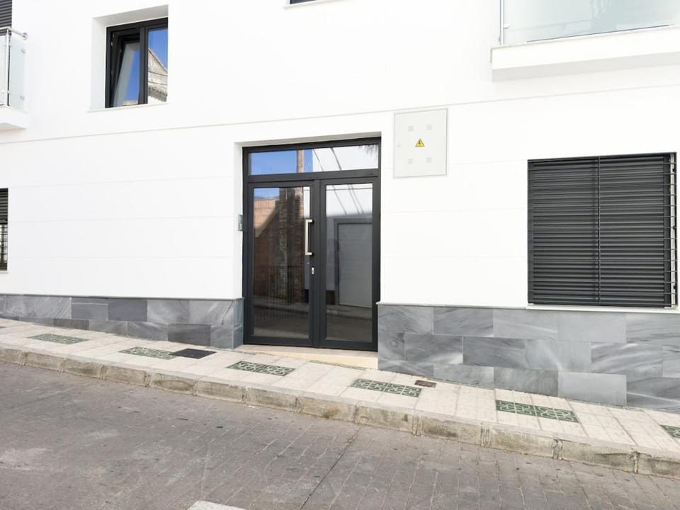 Modern Ensuite Room in Instant House Central Nerja Apartment in Nerja
