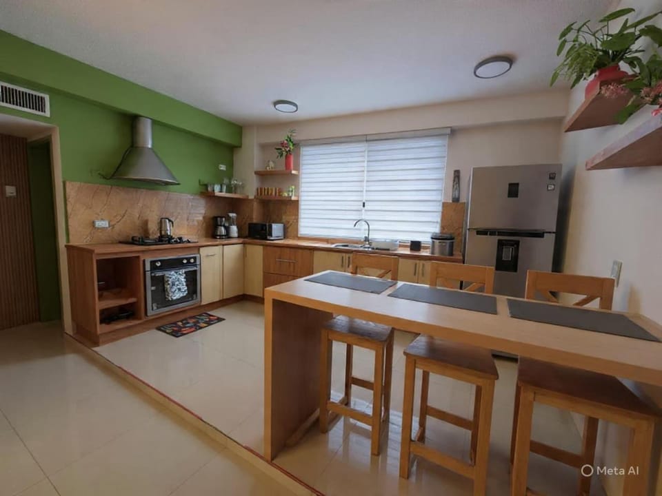 A pasos de la playa y del Centro Comercial La Vela Apartment in Venezuela